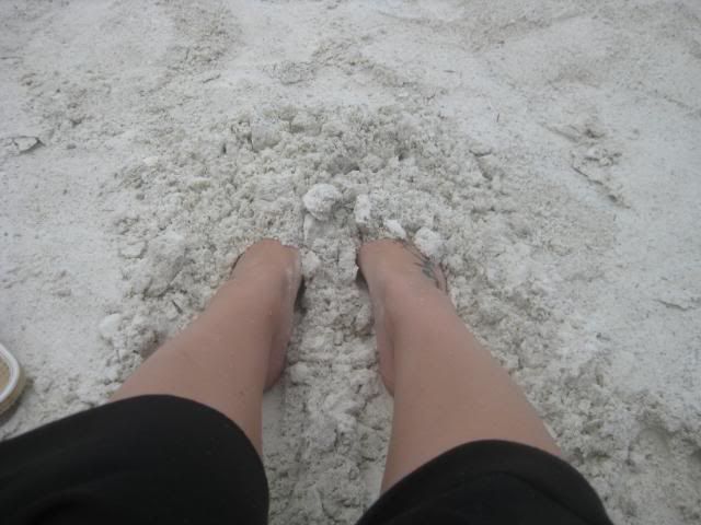 7a48e184.jpg Toes in the sand =) image by Mommykriz