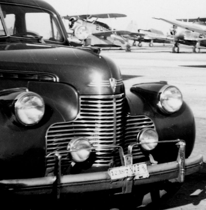 F4U-4%2057%20NAS%20Norfolk%20VA%20cu-R_z