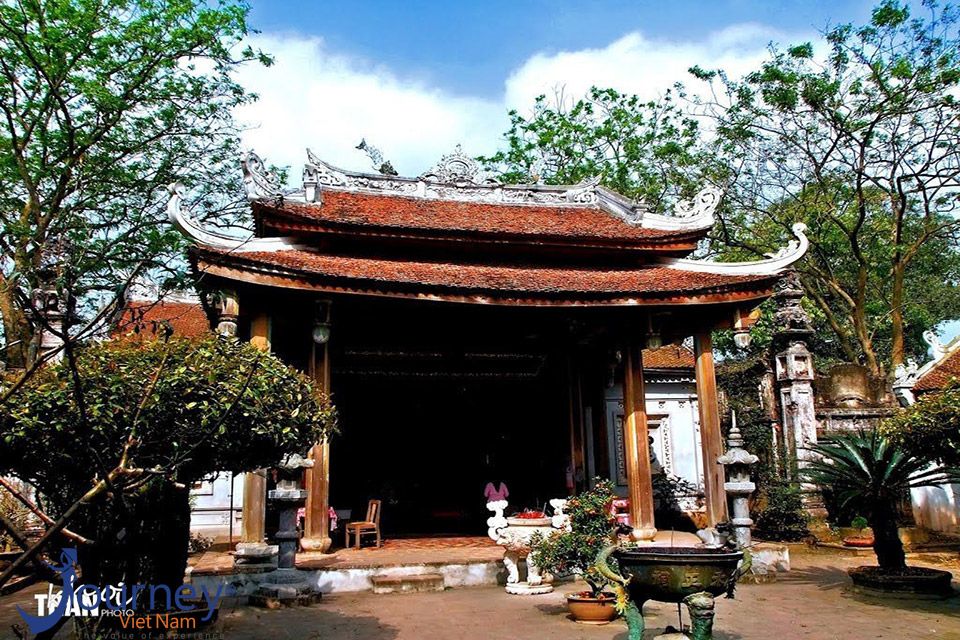 Chử Đồng Tử Temple